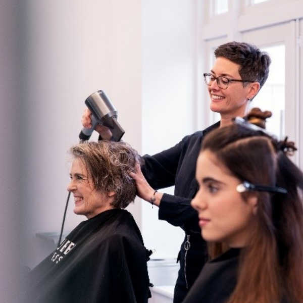 Koffijberg Hairdressers bij tv programma Next Level op RTL Z Kapper